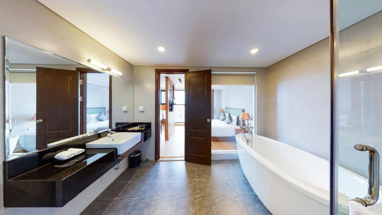 Cau Giay Hotel - By Bay Luxury Hanoi Exterior foto